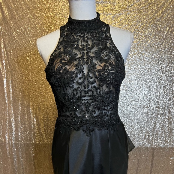 Black lace Dress; Evening Gown, Prom - Picture 3 of 9